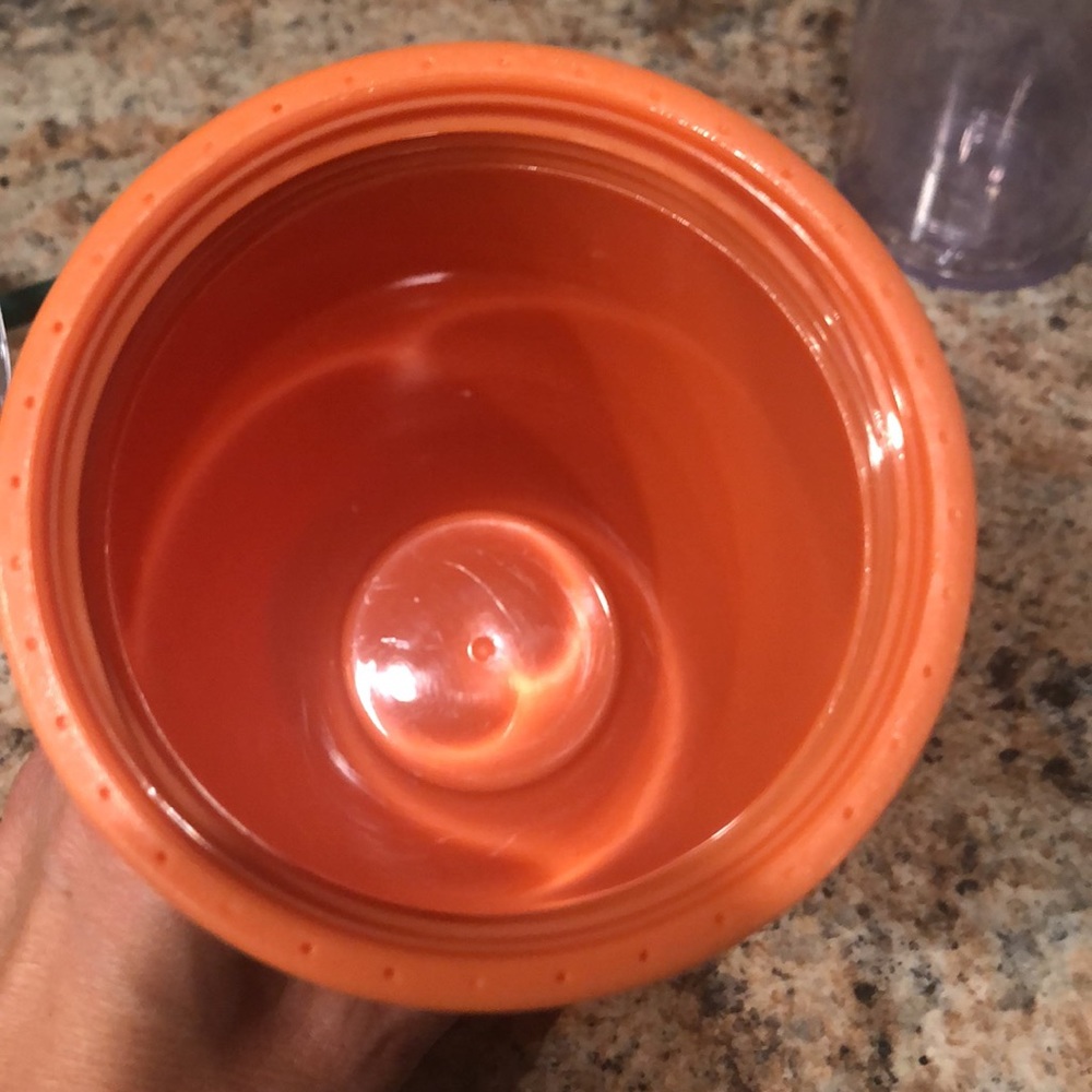 Lot of 2 STARBUCKS acrylic, tumblers w/lids & straws. 16oz Orange & 20oz clear - Picture 5 of 8
